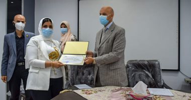 وكيل صحة الشرقية يكرم مسئول الإعلام والإدارات الصحية والمستشفيات.. صور