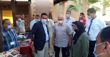 افتتاح معرض منتجات يدوية لـ"سيدات الفيوم" فى الإسكندرية.. فيديو وصور