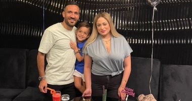على معلول يغازل زوجته فى عيد زواجهما: 6 سنين من التضحيات وشكرا لله على أجمل هدية