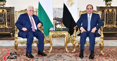 الرئيس السيسى يستعرض مع نظيره الفلسطينى وملك الأردن سبل إحياء عملية السلام