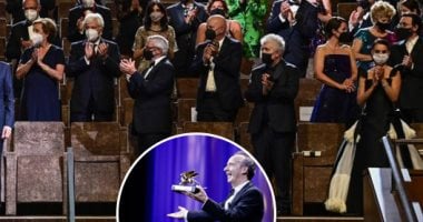 افتتاح مهرجان فينيسيا وسط حضور هوليوودى.. الدورة 78 تمنح أفلاما قبلة الحياة بعد عام ونصف من كورونا.. روبيرتو بينينى يحصد جائزة الأسد الذهبى.. 21 فيلما يتنافسون على رأسهم فيلم الافتتاح للنجمة بينيلوبى كروز.. صور