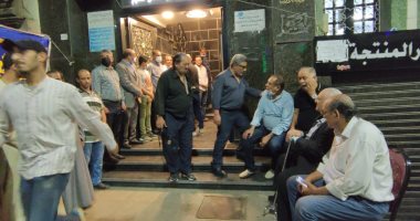 بدء عزاء ماهر سليم.. أشرف زكى وإيهاب فهمى أول الحاضرين 