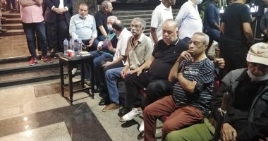 سيد رجب ومحمد رياض يقدمان واجب العزاء فى الراحل ماهر سليم