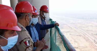 رئيس الوزراء يتابع أعمال التنفيذ بمنطقة الأعمال المركزية بالعاصمة الإدارية.. صور