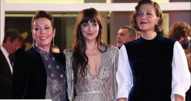 نجوم The Lost Daughters يتألقون فى عرضه الأول بمهرجان فينيسيا السينمائى.. صور