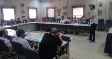 سلطة الطيران المدنى تدرب مديرى شركات البالون حول السلامة الجوية.. صور