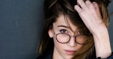 تسريحات شعر أنيقة وعملية مناسبة للجامعة .. "مش لازم تودعى الضفاير"