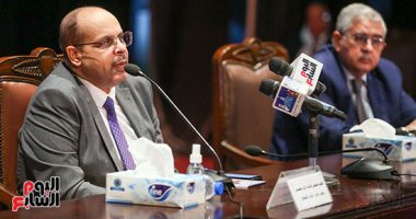 جامعة القاهرة تكرم الكاتب الصحفي أكرم القصاص رئيس تحرير اليوم السابع.. صور