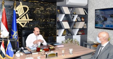 محافظ أسوان يوجه رئيس مياه الشرب بسرعة إنهاء مشروعات تجديد البنية التحتية