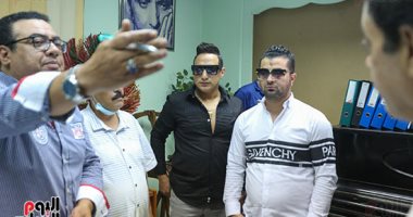 وصول رضا البحراوى وحسن شاكوش لنقابة الموسيقيين للتحقيق معهما
