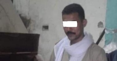 "جريمة في شارع أبو قريش".. عاطل يقتل فران بسبب خلافات الجيرة.. المتهم ألقى لوح زجاجى من شرفة منزله فأصاب عدد من الأطفال.. وحينما عاتبه الضحية سدد له طعنة بسكين أنهت حياته.. والأهالى يكشفون تفاصيل الجريمة