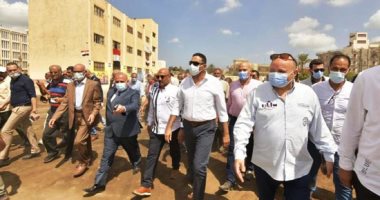 محافظ الدقهلية يتابع استعدادات المدارس للعام الجديد في مدينة المنزلة.. صور