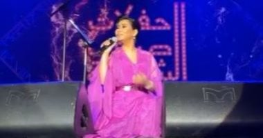 شرين عبد الوهاب تعتذر للجمهور لهذا السبب