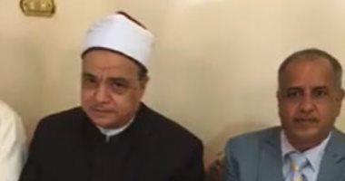 وفد من بيت العائلة المصرية يقدمون التهنئة لأهل الطفل المحرر بأسيوط.. لايف