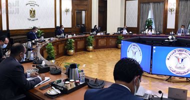 رئيس الوزراء يتابع خطوات إطلاق استراتيجية صناعة السيارات فى مصر    