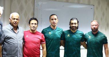 لاعبو سموحة يخضعون لقياسات وزن تحت إشراف الجهاز الطبى