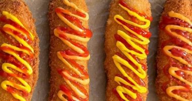 طريقة عمل كورن دوج بالبطاطس بخطوات سهلة.. وجبة لذيذة لأطفالك 