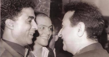 شاهد كيف تحدث نور الشريف وأحمد زكي عن بعضهما .. قبل زمن الخناقات "فيديو"