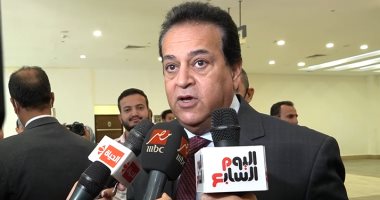 وزير التعليم العالي يناقش مع مدير البيئة بالصحة العالمية التحديات الصحية 
