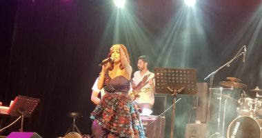 رنا سماحة تحيي حفلا بساقية الصاوي رغم الحمل وتهدى طفلها أغنية "حبيب مامي".. صور