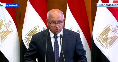 وزير النقل يستعرض أمام الرئيس السيسي عمليات تطوير ميناء الإسكندرية الكبير