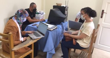 جامعة القاهرة تواصل استقبال طلابها للتطعيم مجانًا ضد فيروس كورونا.. صور