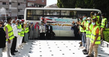 محافظ قنا يطلق إشارة بدء الأتوبيس الطائر بقرى "حياة كريمة" .. صور