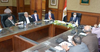 نائب محافظ سوهاج يترأس اجتماع لجنة تفعيل قانون تنمية المشروعات الصغيرة