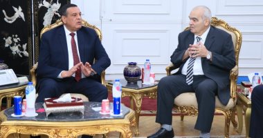 قضايا الدولة تدرب رؤساء المدن والإدارات القانونية بالبحيرة على حفظ المال العام.. صور