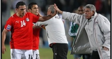 عمرو زكى يشارك فى اقتراب حسن شحاتة من تدريب المنتخب: أنا جاهز يا معلم بس شاور