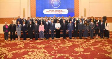 وزيرة الهجرة تلتقى الضباط المرشحين للعمل بالتمثيل الدبلوماسى العسكرى