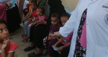  الكشف على 727 مواطنا فى قافلة طبية مجانية بقرية القلمينا بالوقف قنا.. صور