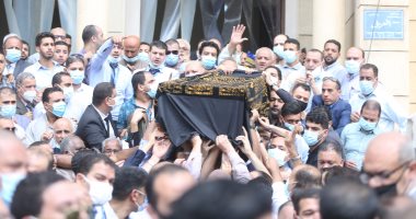 بالدعاء والدموع.. الآلاف يشيعون جثمان الراحل محمود العربى بالمنوفية .. لايف