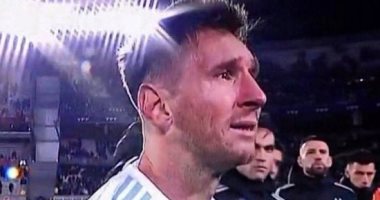ميسي يبكى خلال احتفاله بلقب كوبا أمريكا أمام الجماهير الأرجنتينية.. فيديو