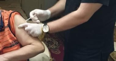 صحة الدقهلية: استمرار التطعيم المنزلى ضد كورونا لغير القادرين على الحركة..صور