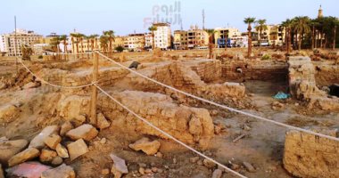 بث مباشر.. بدء الحفائر أسفل موقع هدم قصر أندراوس في الأقصر