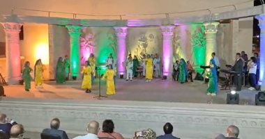 عروض فنية لأطفال الأقصر أمام وزيرة الثقافة بالمسرح الفرعونى.. فيديو وصور
