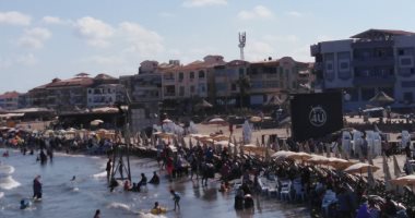 إقبال متوسط على شاطئ رأس البر فى العطلة الأسبوعية.. لايف وصور