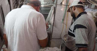 غلق أحد المخابز المخالفة للقرارات والتعليمات التموينية خلال حملة بالإسكندرية