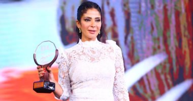 منى زكي أفضل ممثلة وتامر محسن أفضل مخرج ولعبة نيوتن أفضل مسلسل من دير جيست.. فيديو