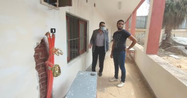 وكيل تعليم الغربية يتفقد الصيانة الشاملة بمدرسة الإمام الشافعى الرسمية للغات