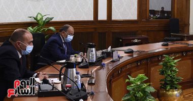 وزير التنمية المحلية يترأس اجتماع مجلس المحافظين.. ويؤكد على ضرورة التنسيق للتوسع فى توفير لقاحات ‏كورونا لكل المواطنين.. ووزيرة الصحة: نستهدف تطعيم 40 مليون مواطن بنهاية العام الجارى
