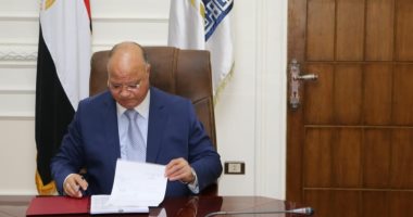 محافظ القاهرة يعتمد ترقية 2695 موظفا بديوان المحافظة والأحياء