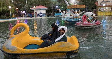 ضحك ولعب وسيلفى كمان.. حركة طالبان تستكشف العالم الأفغانى بالمطاعم والملاهى