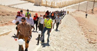شباب سوهاج يتابعون مشروعات التنمية بساقلتة وأخميم ضمن مبادرة من حقك تعرف.. صور