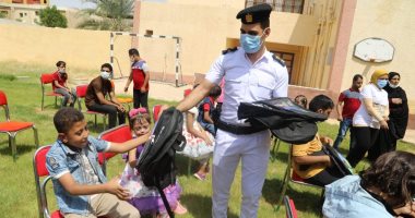 إقبال متزايد على مبادرة "الداخلية" لمستلزمات المدارس المخفضة بالوادى الجديد "كلنا واحد".. تدشين 7 منافذ للمبادرة تحت إشراف مدير الأمن.. وتوزيع شنط مدرسية بالمجان على ذوى الهمم وتلاميذ القرى بالمحافظة.. صور