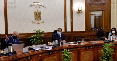 رئيس الوزراء يتابع تطوير مناهج رياض الأطفال والابتدائية حتى الصف الرابع