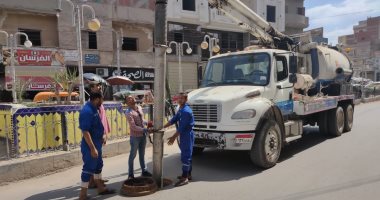 استعدادًا للشتاء.. حملات لتطهير بالوعات الصرف الصحى فى بيلا بكفر الشيخ.. صور