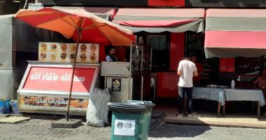 إدارة السياحة والمصايف بمطروح تبدأ حملة لوضع صناديق القمامة بالكورنيش