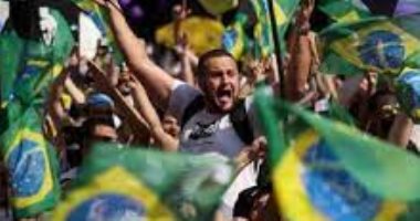بملابس بيضاء وأعلام.. احتجاجات فى البرازيل تطالب بإقالة الرئيس.. صور 